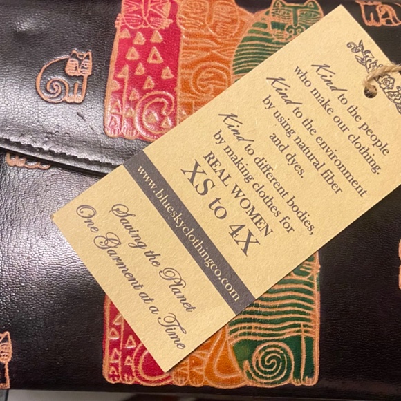 Matching Cat Wallet with Key Holder - Picture 3 of 10